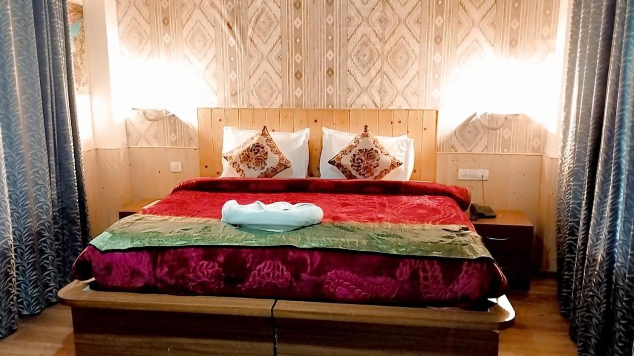 Hotel Seraj International Manāli Eksteriør bilde