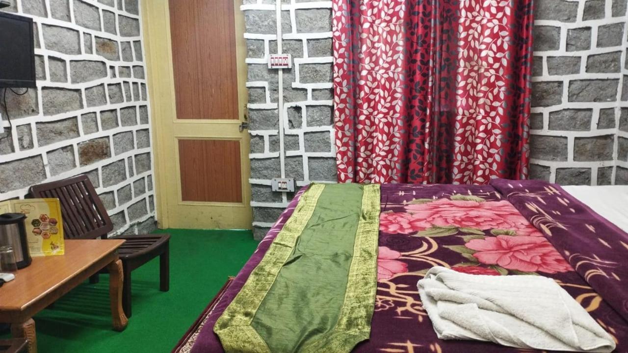 Hotel Seraj International Manāli Eksteriør bilde